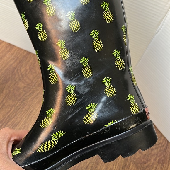 Chooka Women’s Black Pineapple Topic Rubber Rain Boots Size 6 - Picture 12 of 17